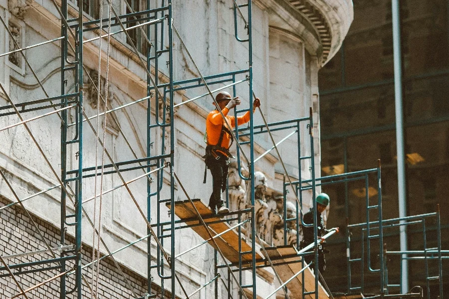 obra-fachada-edificio- malaga